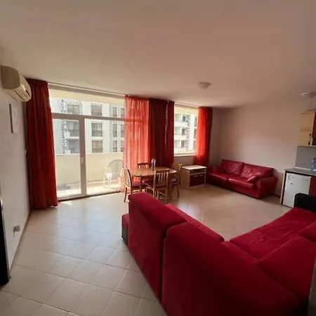 Sunny 2 Bedroom דירה *